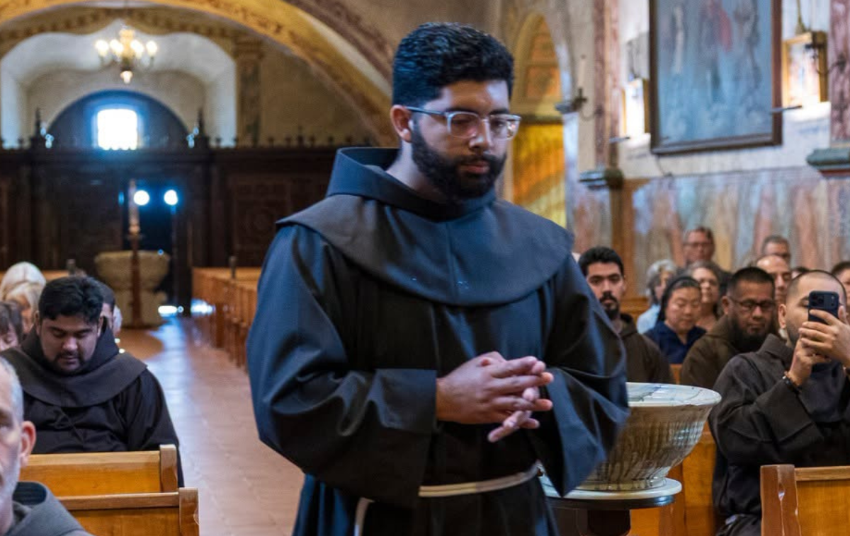 Br. Carlos Valazquez Estrada, OFM, served 10 months as a Franciscan Volunteer Minister at St. Francis Inn in Philadelphia. "At times, it was difficult due to the physical and emotional toll service work can take on volunteers, but it was truly a learning and growing experience," he said. "After that, I was firmly committed to becoming a friar and continuing to minister to people." (Photos by Octavio Duran, OFM)