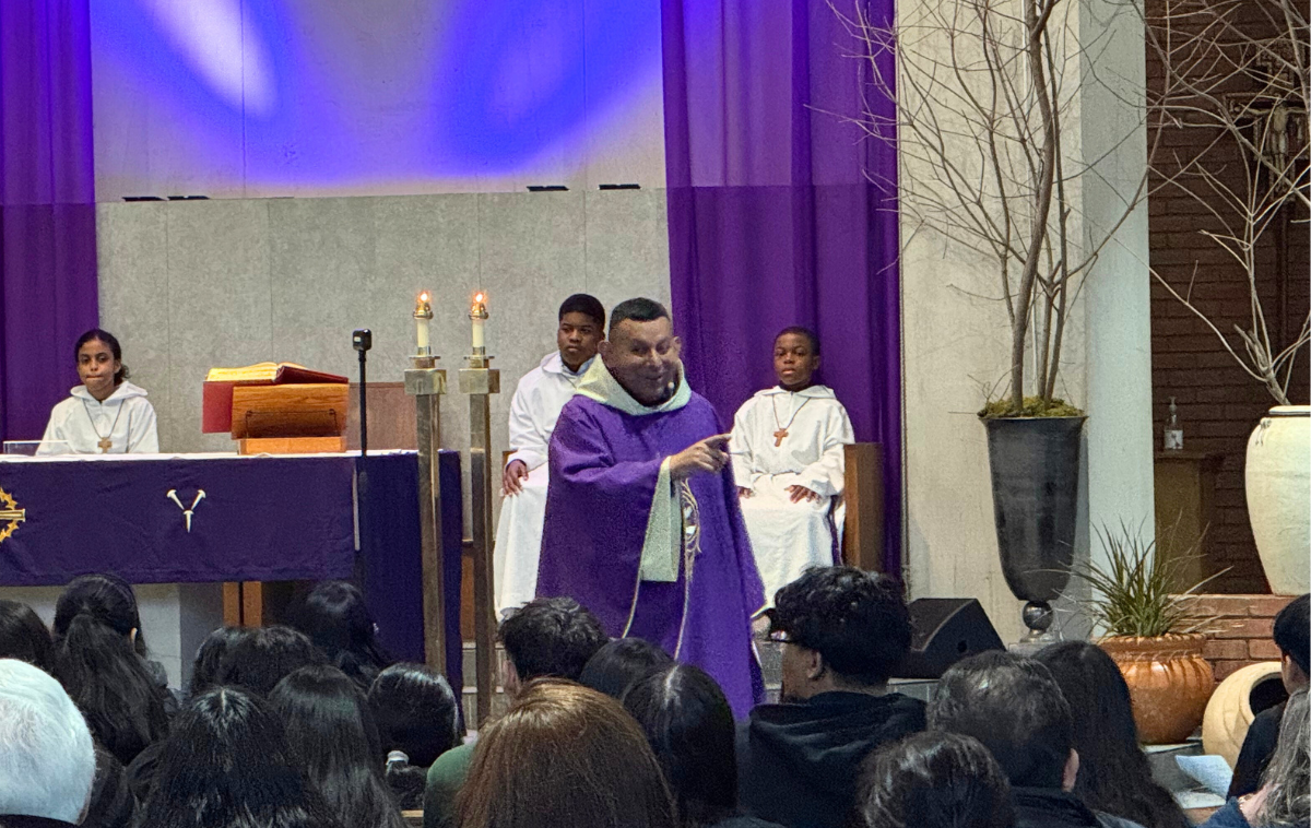Br. Juan de la Cruz Turcios, OFM, preaches to young people during St. Camillus&rsquo;s Lenten retreat. (Photo courtesy of Chris)