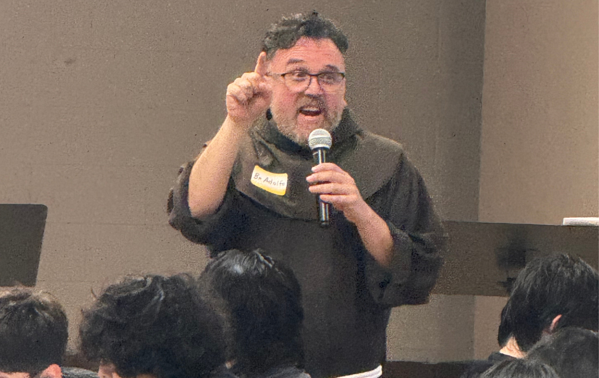 Br. Adolfo Mercado, OFM, addressed over 130 youth at a retreat in Edinburg, Texas, focused on St. Francis&rsquo; message of perfect joy to Br. Leo. (Photo by Br. Tyler Harris, OFM)&nbsp;&nbsp;